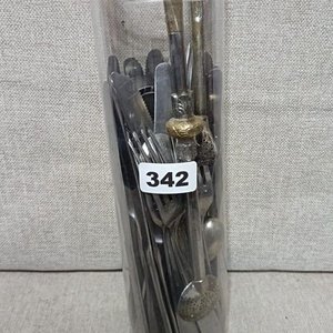 Lote anterior: Cubiertos Metálicos Surtidos en Recipiente Cilíndrico