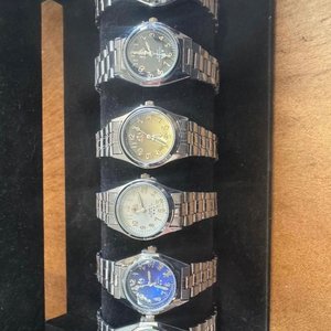Lote de 6 Relojes Metálicos con Esferas de Colores - imagen 2