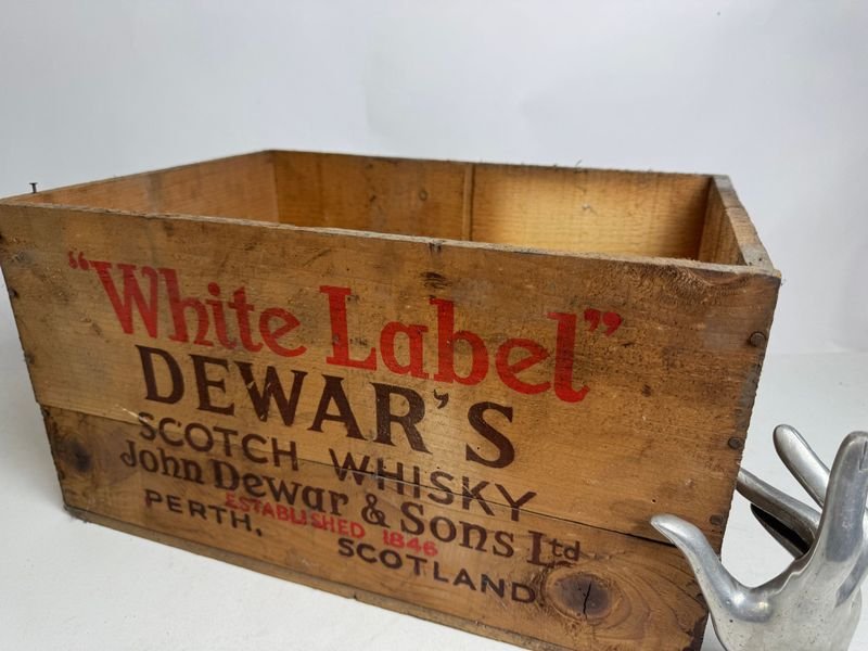 Antiguo cajón con propaganda de WHISKY Dewar's - imagen 2
