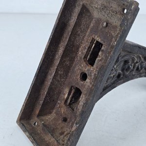 Antiguo Aplique de Pared en Hierro Fundido con Detalle de Mano - imagen 5