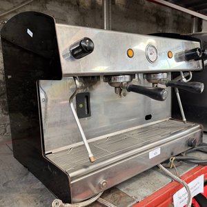 Cafetera Industrial Brasilia Trifásica de 2 Grupos - imagen 3