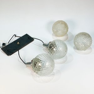 Lote siguiente: Colgante de Dos Luces con Globos de Vidrio y Dos Globos Adicionales