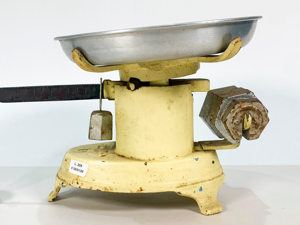 Balanza de hierro fundido para 10 kg con plato de aluminio y pesas - imagen 2