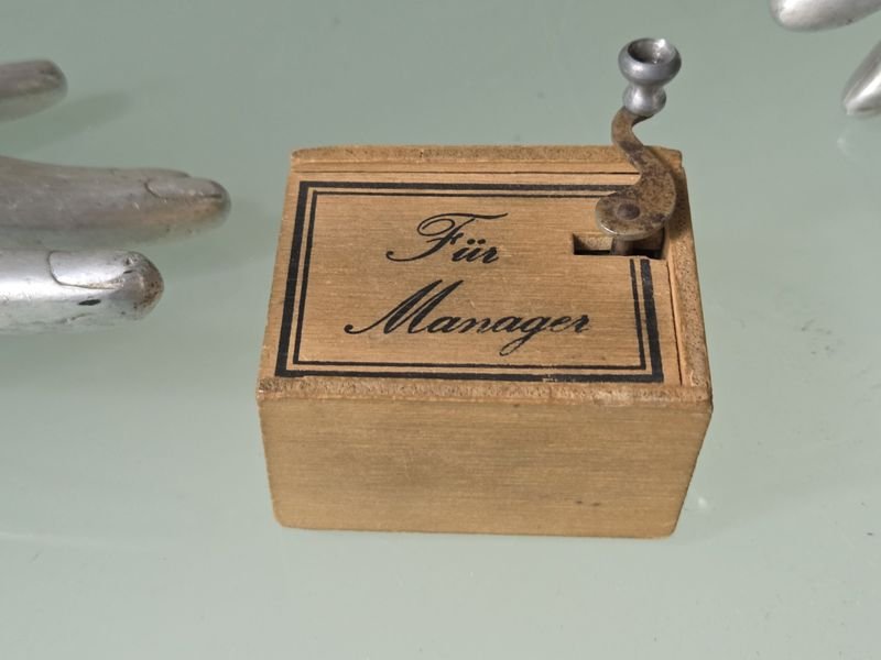 Item 830106 - Image 1