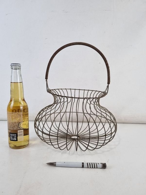 Huevera Antigua - Wicker Basket con Anillo de Metal - imagen 2