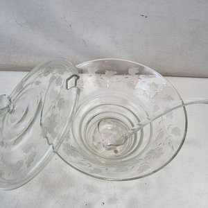 Elegante Ponchera de Vidrio con Tapa y Cucharón Decorados con Flores - imagen 3