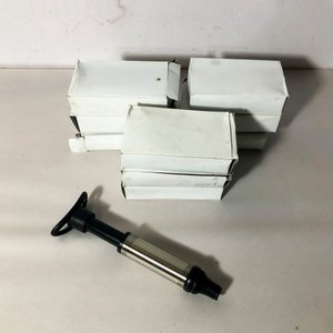 Lote siguiente: Diez Bombas Manuales para Conservar Vino