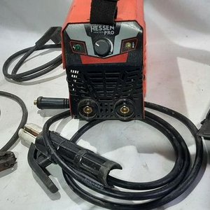 Soldadora Inverter HESSEN PRO 130 Amp con Careta - imagen 2