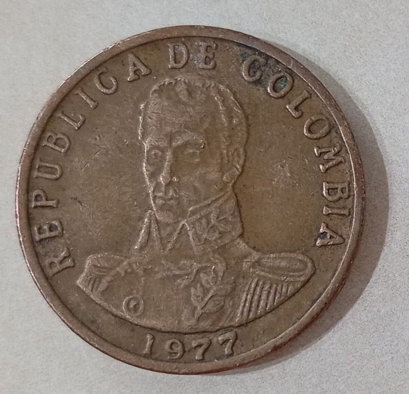 Lote siguiente: Moneda de Colombia de 2 Pesos, acuñada en el año 1977