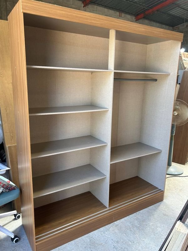 Gabinete Blanco con Espejo y Puertas Corredizas - imagen 7