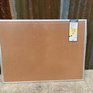Lote siguiente: Pizarrón de Corcho Stalo 120x80 cm