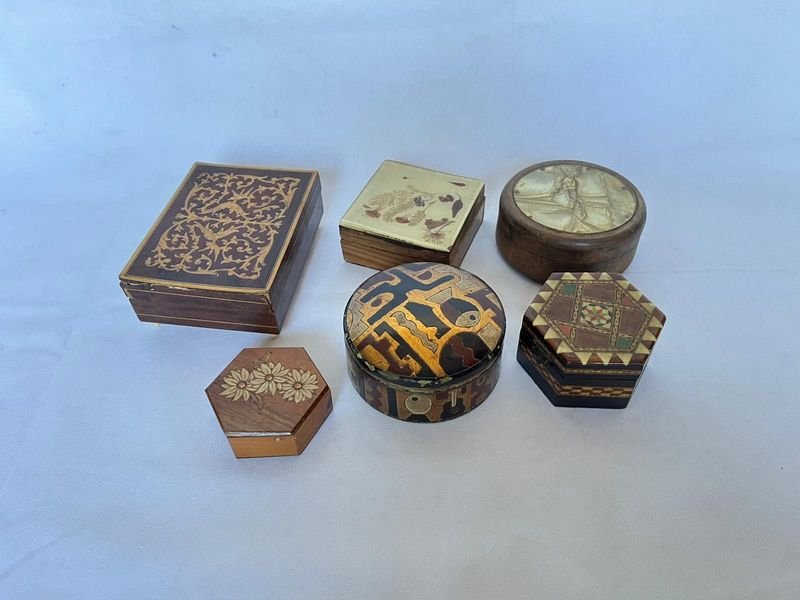 Lote siguiente: Lotes de Cajitas en Madera: Decoración y Artesanía