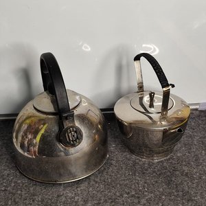 Dos Calderas Antiguas de Acero Inoxidable, Una Eléctrica TEM - imagen 8