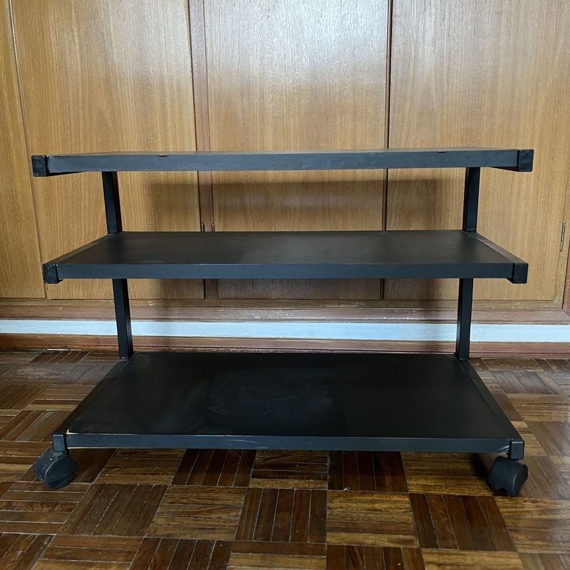 Lote siguiente: Pequeña repisa con estantes en madera y metal