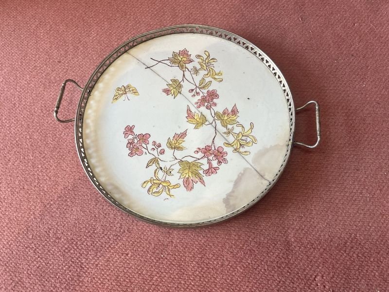 Lote anterior: Bandeja alemana con borde de metal y flores coloridas