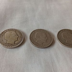 Lote anterior: Tres Monedas de Plata Uruguayas de 50 Centésimos
