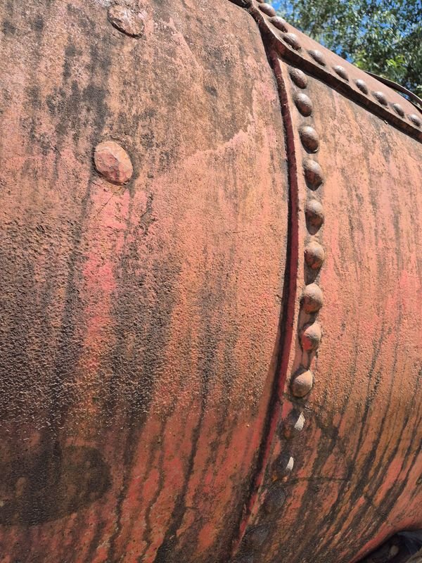 TANQUE MUY ANTIGUO TODO EN HIERRO - imagen 7