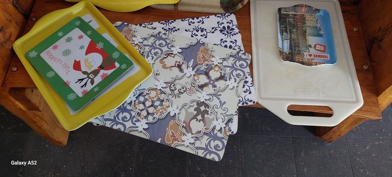 Lotes de fuentes plásticas variadas - imagen 2