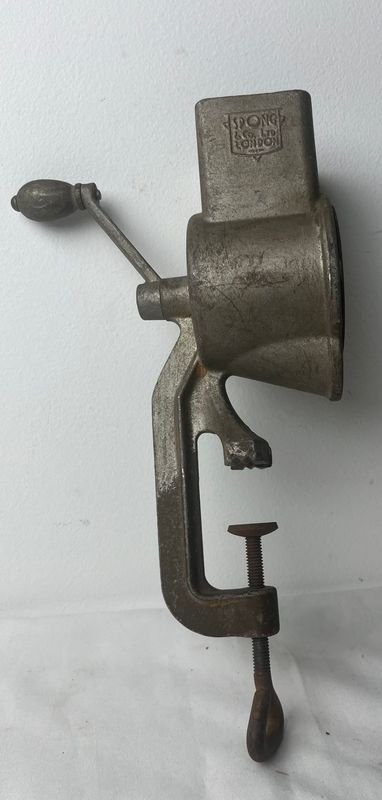 Rebanador antiguo de metal, excelente condición - imagen 2