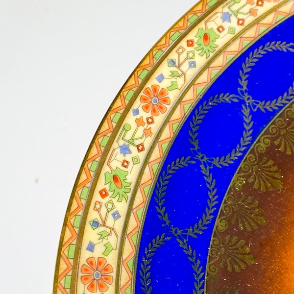 Plato de porcelana decorado con niños - imagen 3