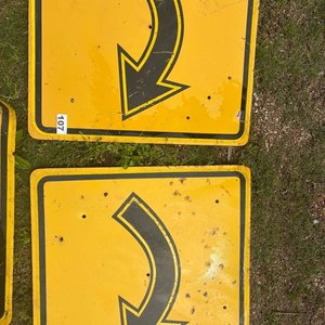 Lote siguiente: Lote de 5 Carteles de Señalización Vial de Curva