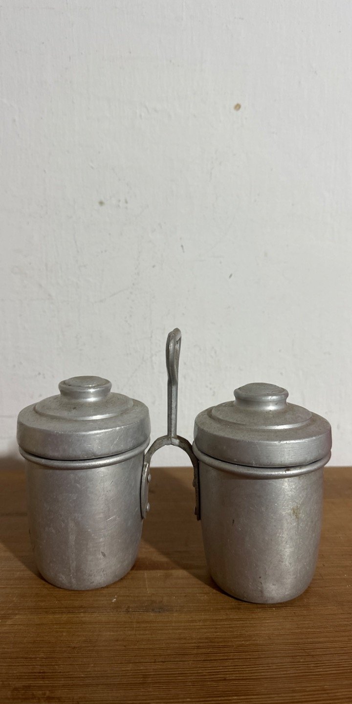 Set de Dos Recipientes de Aluminio con Tapa