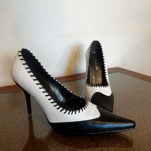 Lote anterior: Zapatos Stiletto Blancos y Negros Talle 36