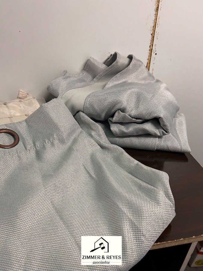 Tres Paños de Cortina Gris con Ojales