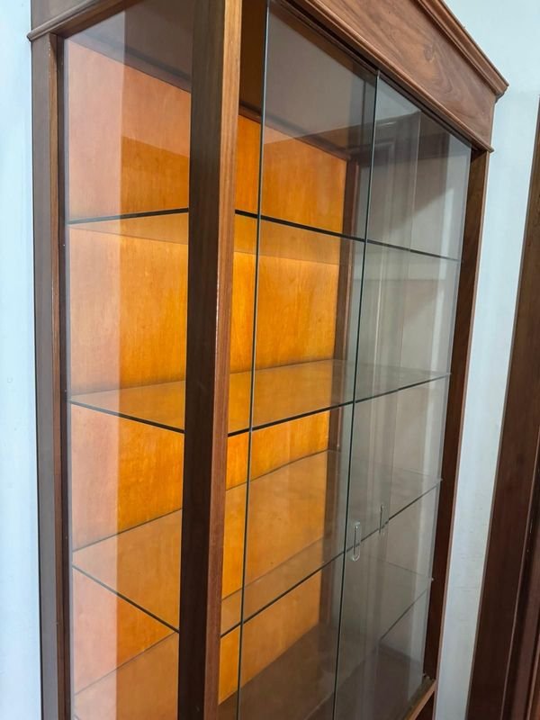 Vitrina con estantes y puertas en vidrio en excelente calidad - imagen 4