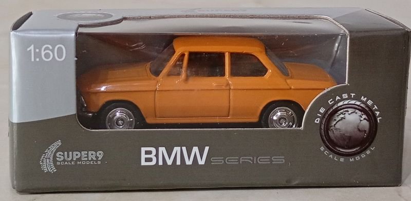 Lote anterior: Juguete a escala de un BMW 2002ti
