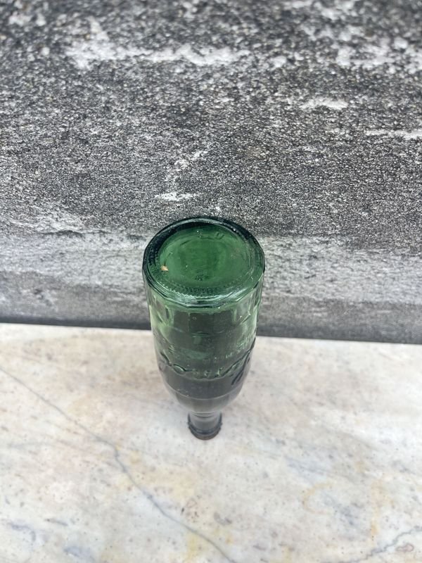 Botella de vidrio con líquido - imagen 6