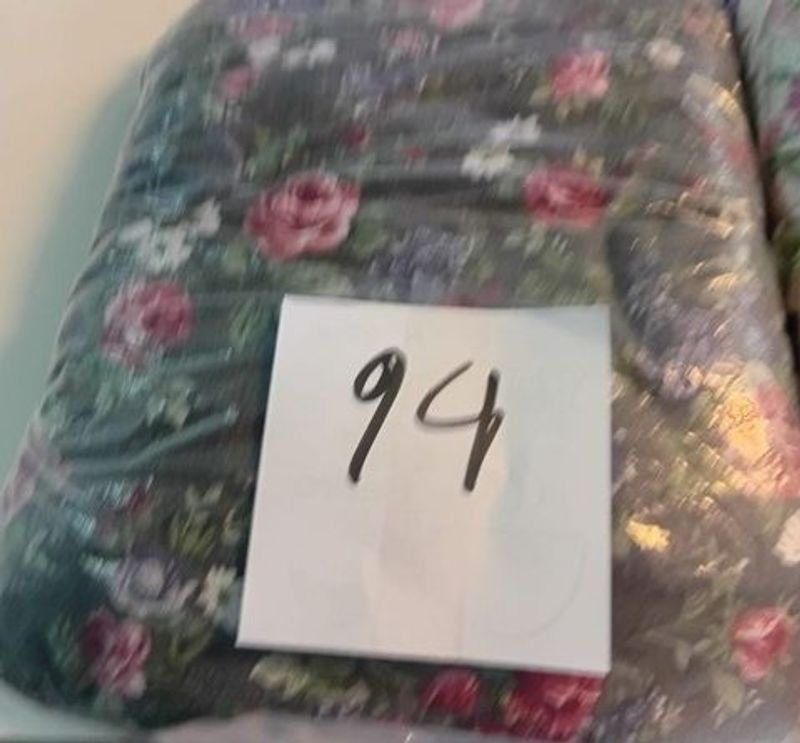 Ropa de mujer post temporada en buen estado - imagen 2