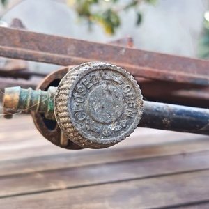 Anafe a gas de dos quemadores, estructura de Metal Con Detalles de Oxidación. Falta una Pata. - imagen 7