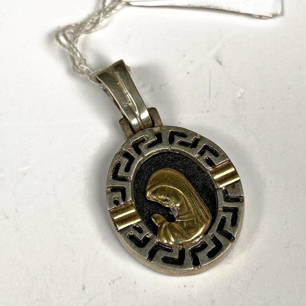 Colgante de Plata con Imagen Religiosa de la Virgen María