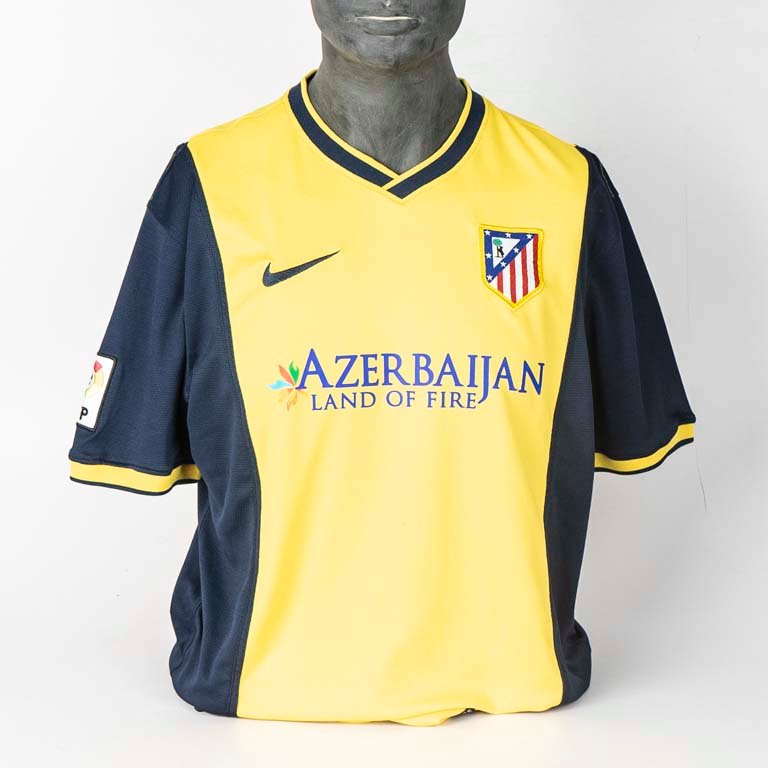 Lote anterior: Camiseta de Atlético de Madrid de utilería marca Nike N°2 de Diego Godín segunda equipación del año 2013