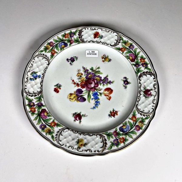 Plato de Porcelana Bavaria Schumann Alemania con Decoración Floral
