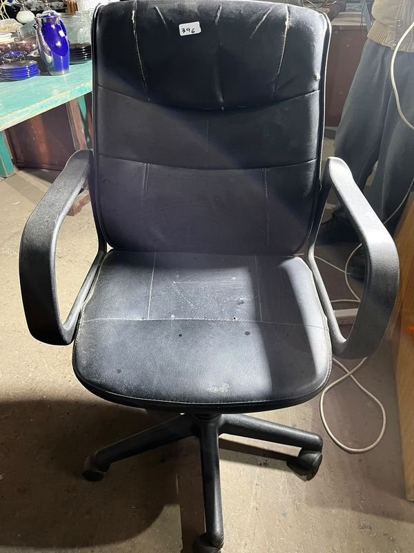 Silla de Escritorio Negra con Ruedas