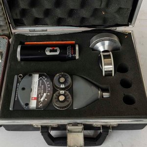Calibrador y Medidor de Sonido Acústico con Estuche - imagen 2