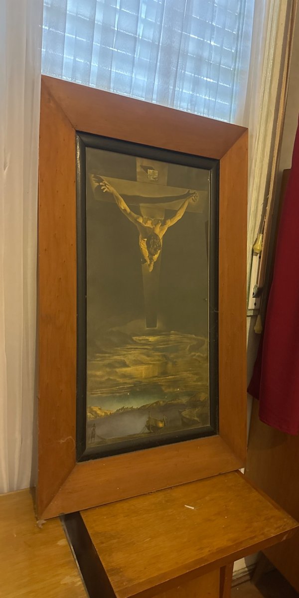 Cuadro de Cristo Crucificado en Marco de Madera