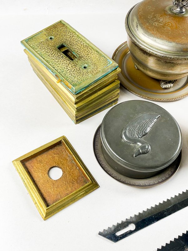 Lote de accesorios para la cocina en bronce y metal - imagen 2