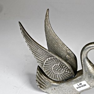 Aplique Cisne Metálico Decorativo - imagen 4