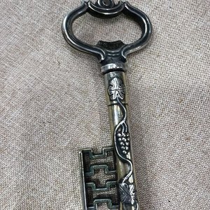 Llave Decorativa Abrebotellas y Sacacorchos Metálico Estilo Vintage - imagen 6