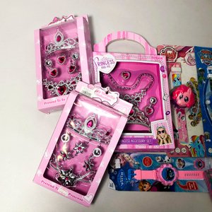 Diez Relojes Infantiles y Tres Kits de Joyería para Niña - imagen 2