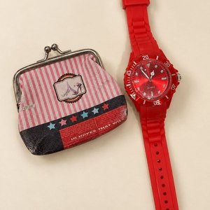 Lote anterior: Reloj Pulsera Rojo y Monedero a Juego