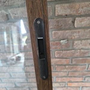Puerta Doble Hoja con Mosquitero de Aluminio Color Madera - imagen 3