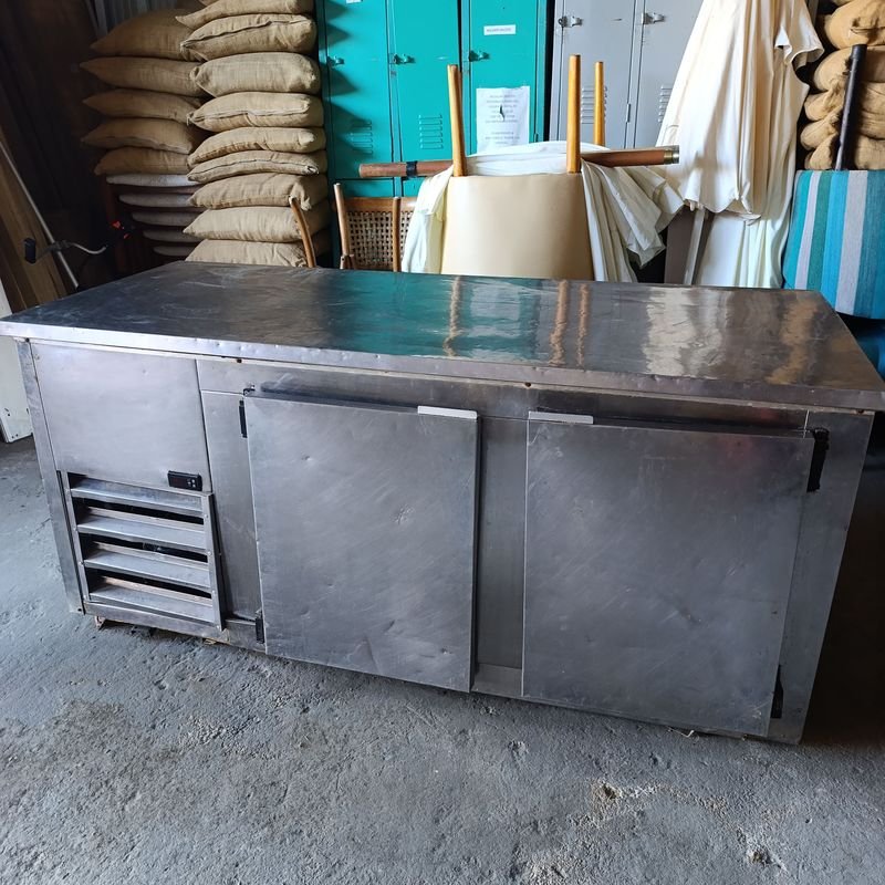 Lote anterior: Contador refrigerado de dos puertas