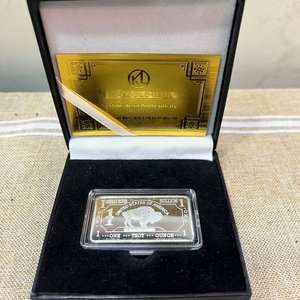 Medalla Búfalo 1 Onza Troy en Estuche "World Collection" - imagen 1