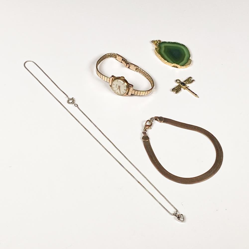 Lote de 5 Joyas: Pulsera, Reloj Dama, Cadena y Dos Colgantes