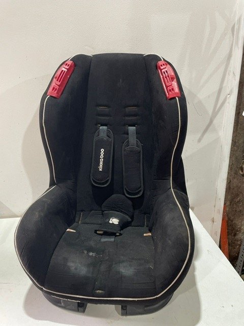 Lote anterior: Asiento de coche en buen estado