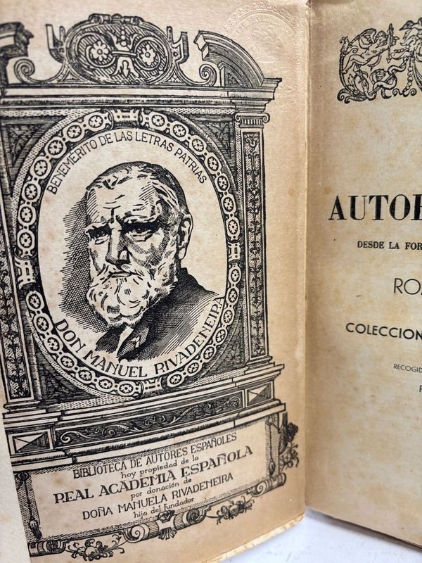 Libros antiguos de autores españoles con esculturas en mano y dedo - imagen 8